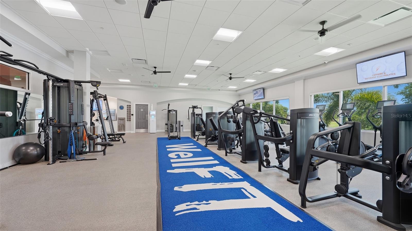 402 MACEWEN DR — photo 77