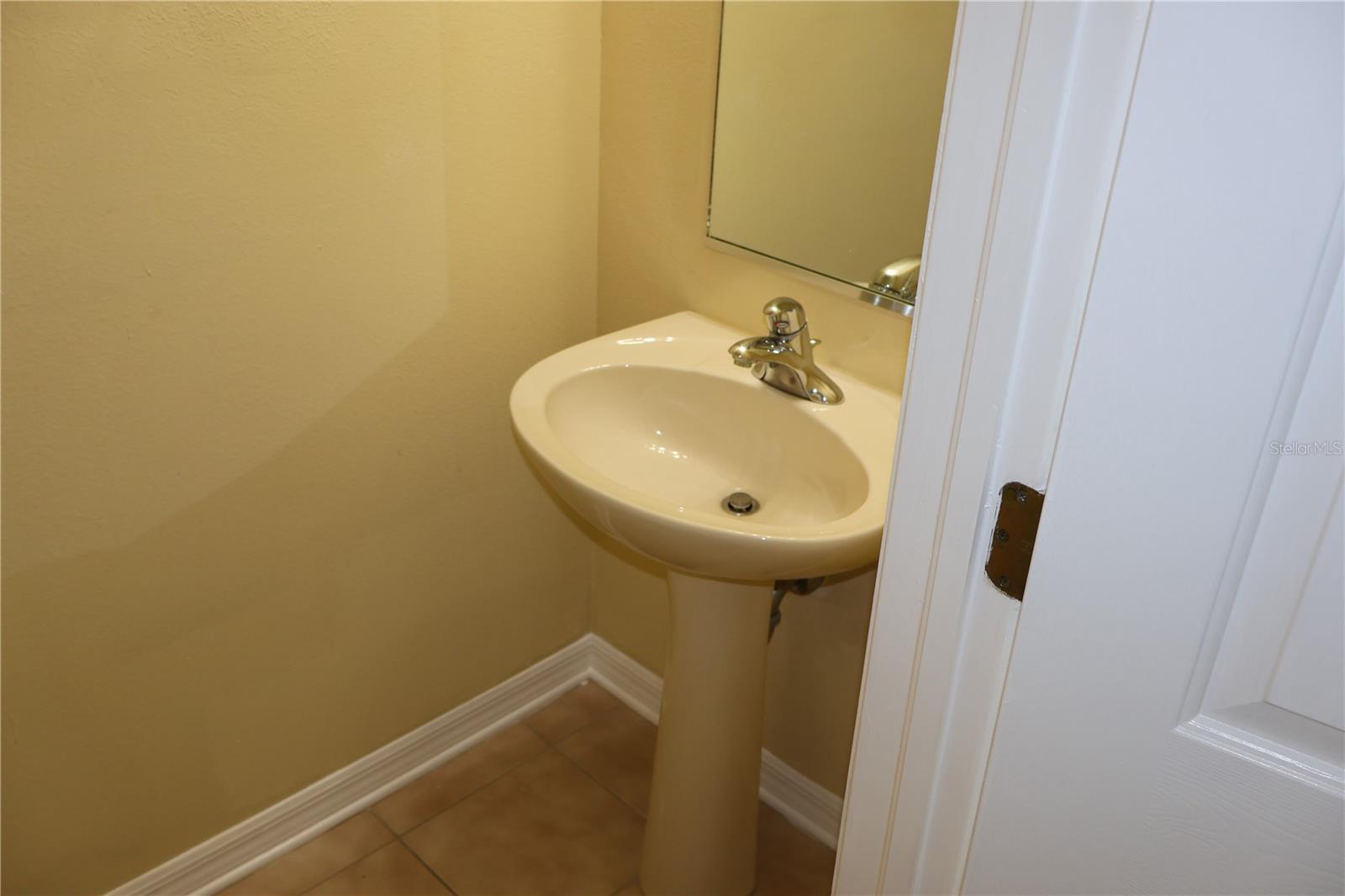 3019 POINTEVIEW DR — photo 17