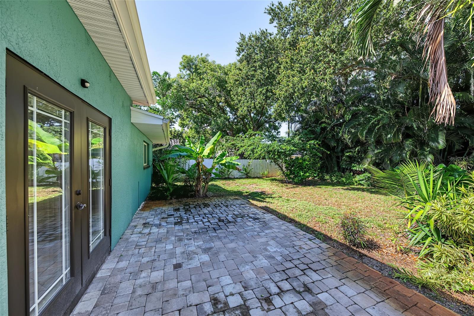 1616 INDIAN ROCKS RD — photo 32