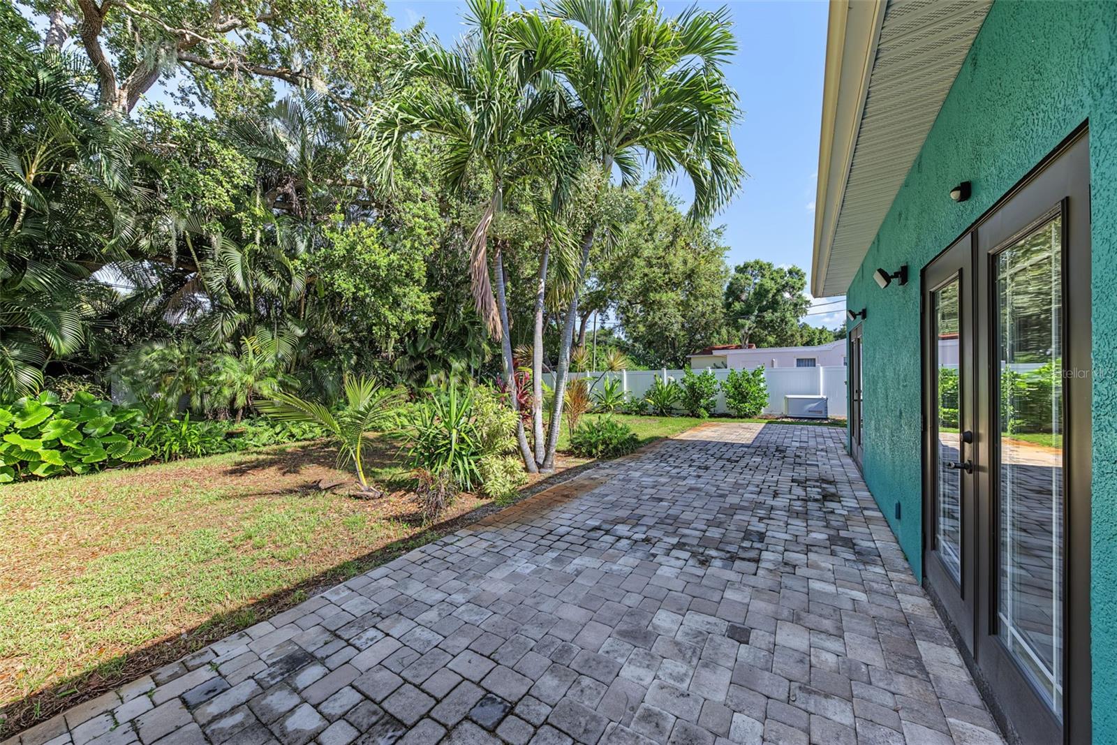 1616 INDIAN ROCKS RD — photo 31