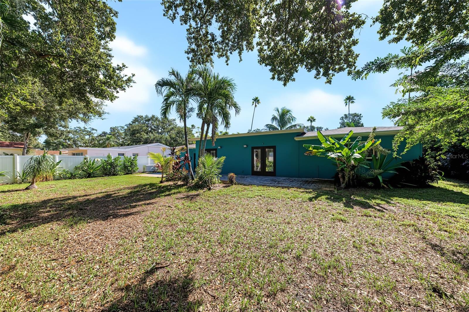 1616 INDIAN ROCKS RD — photo 4