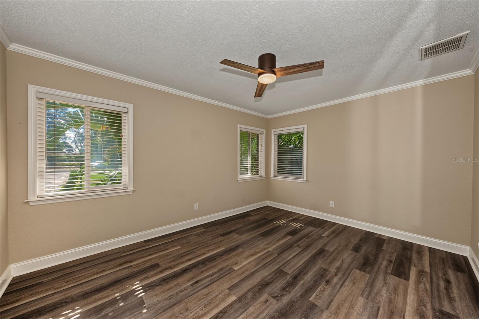 1616 INDIAN ROCKS RD — photo 17