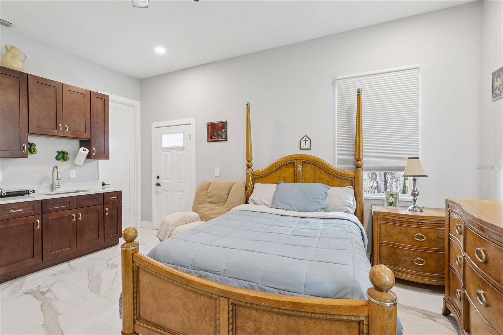 7210 N AMOS AVE — photo 24