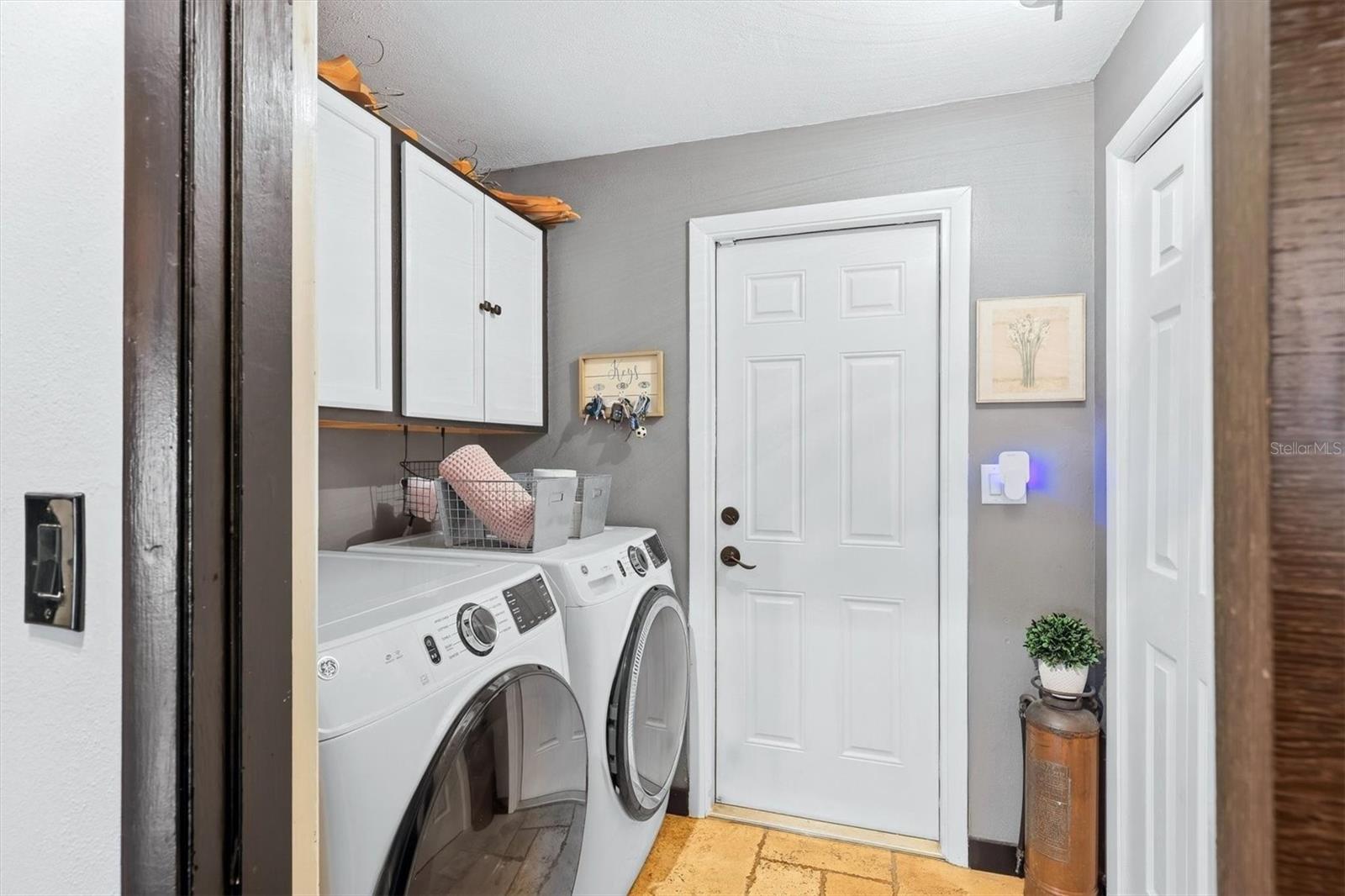 624 SAINT ANDREWS DR — photo 32