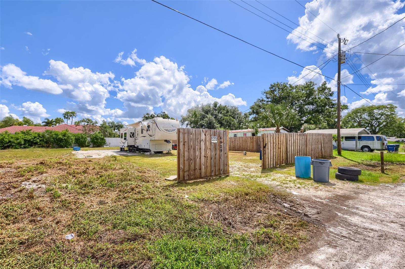4929 VICTORIA AVE — photo 19