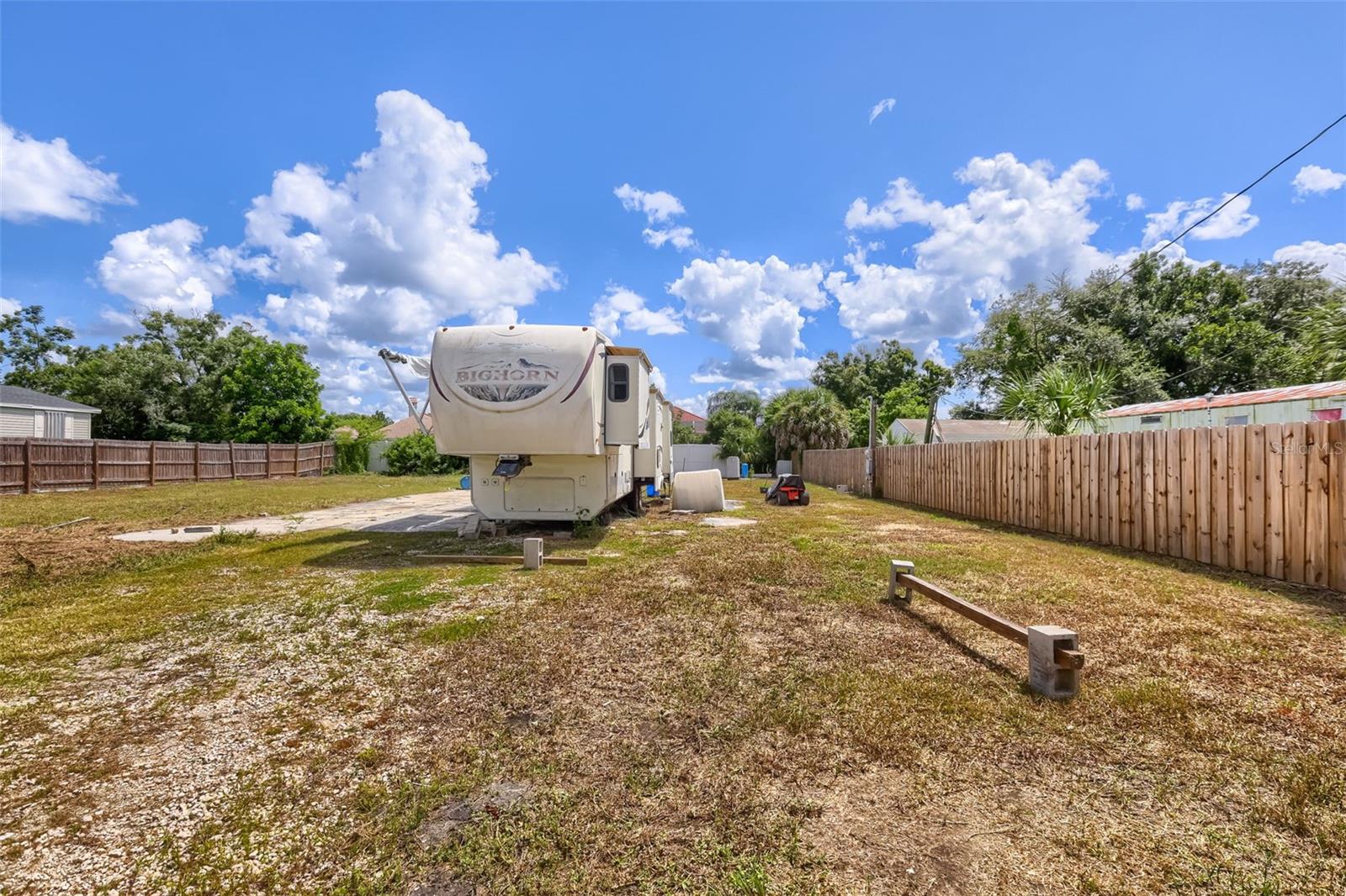 4929 VICTORIA AVE — photo 16