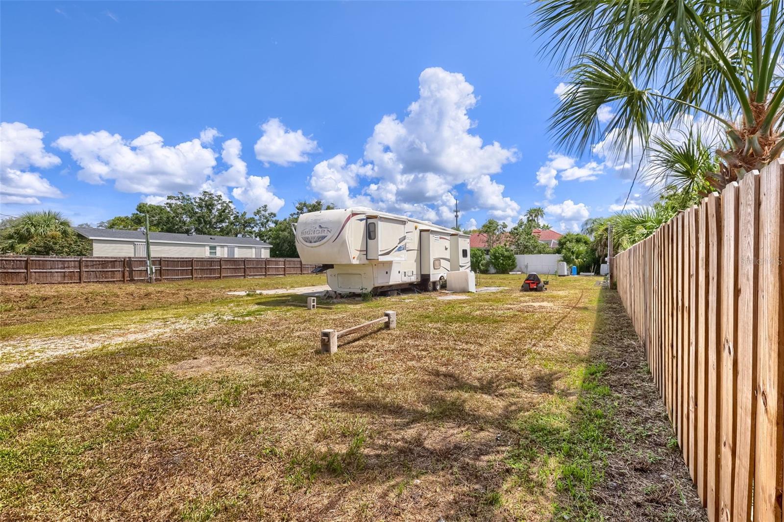 4929 VICTORIA AVE — photo 15