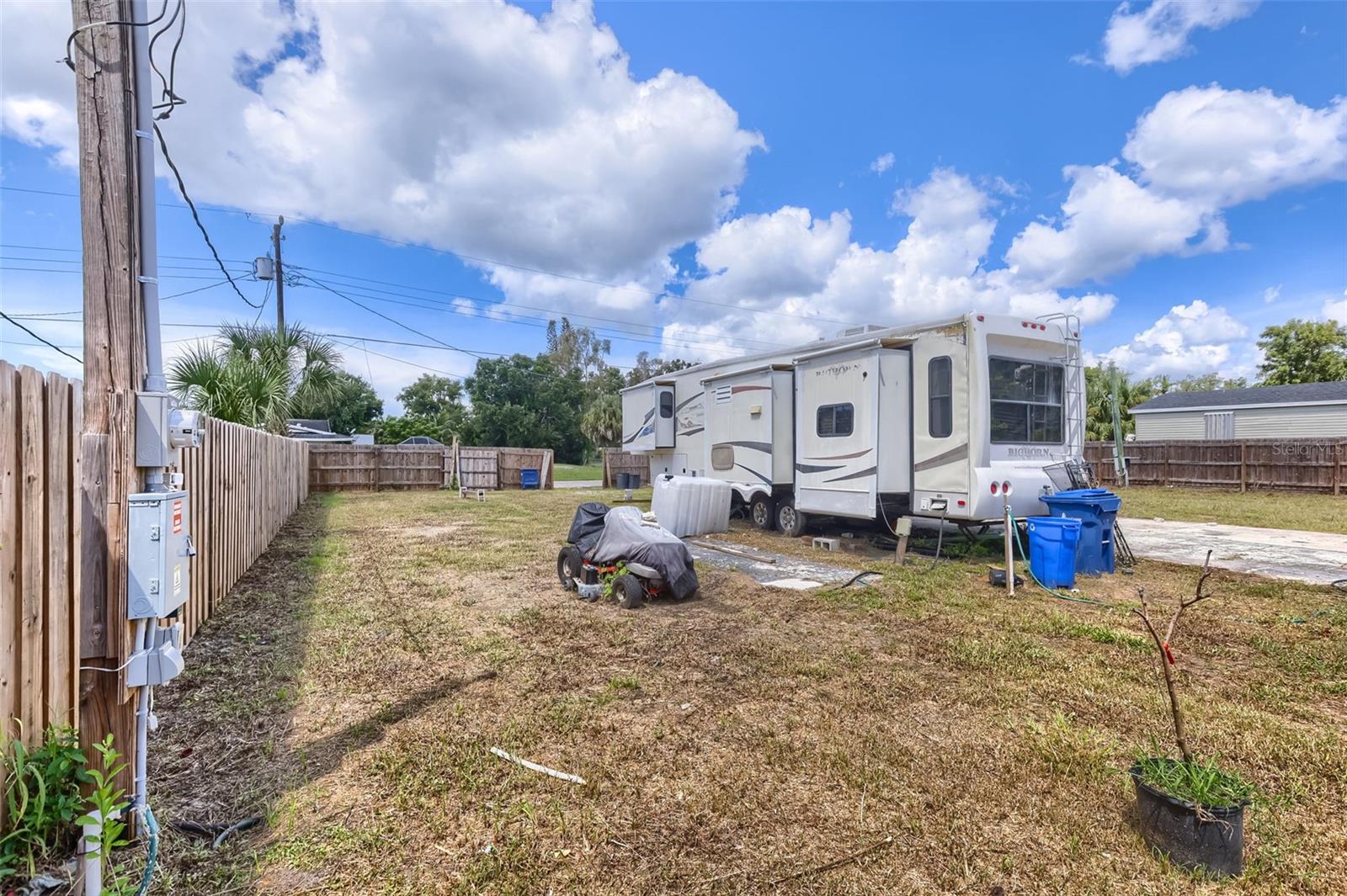 4929 VICTORIA AVE — photo 14