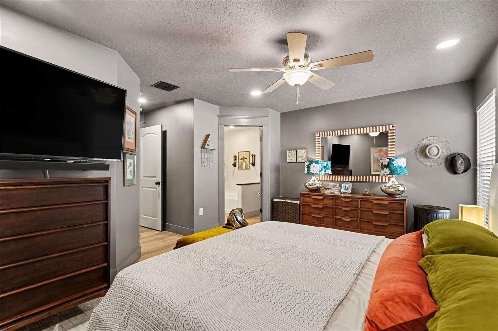11915 WINTERSET COVE DR — photo 17