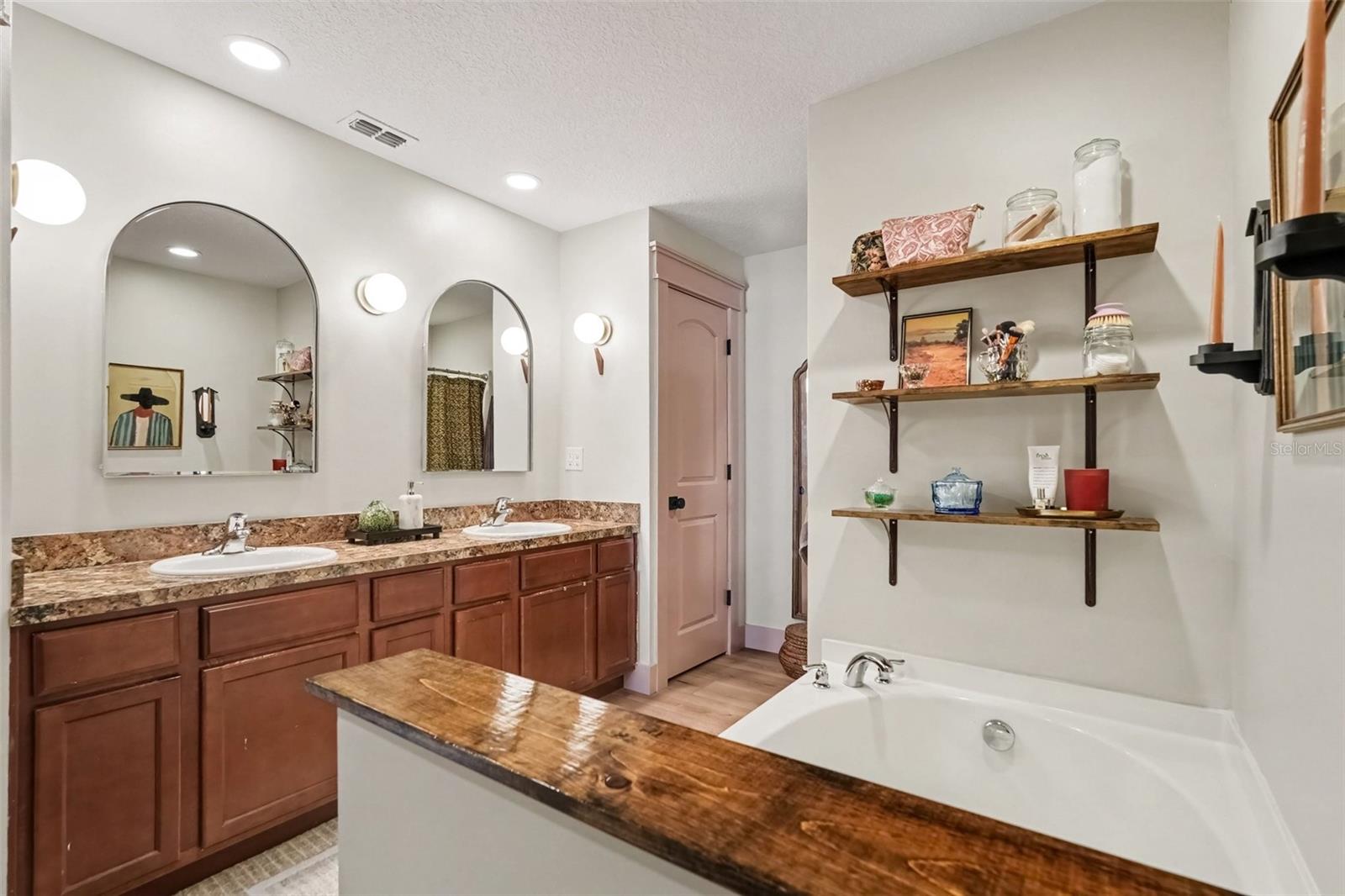 11915 WINTERSET COVE DR — photo 18