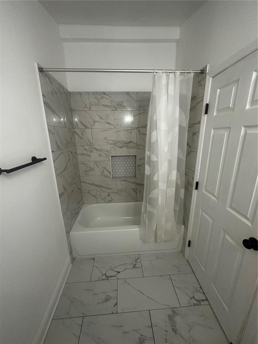 3902 N SUWANEE AVE — photo 14