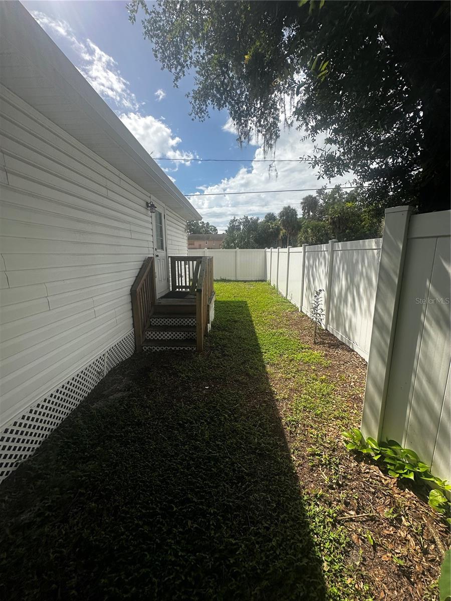 3902 N SUWANEE AVE — photo 20