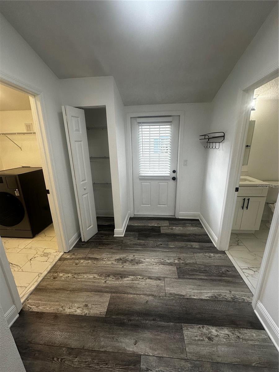 3902 N SUWANEE AVE — photo 15