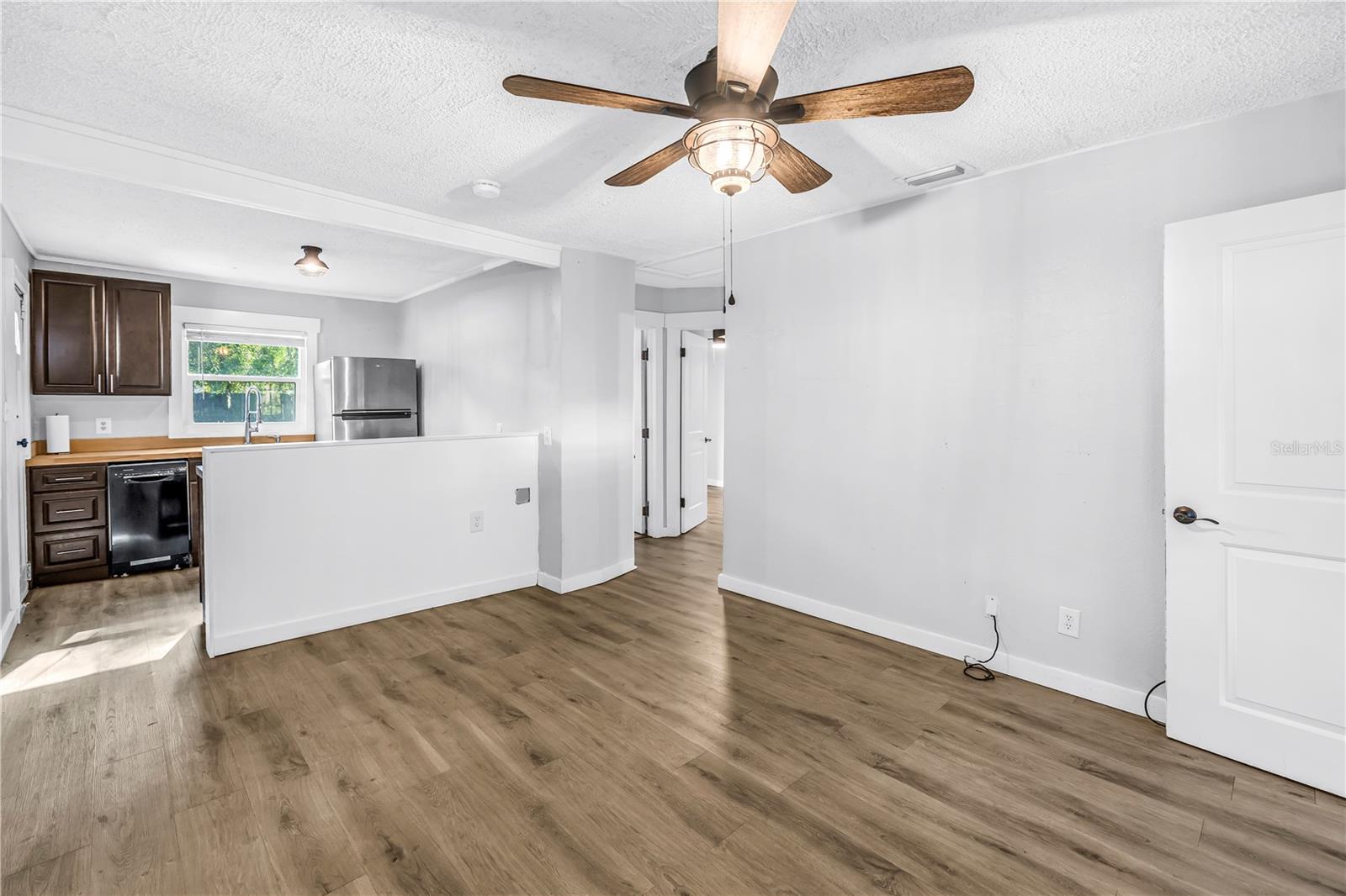 8911 SWAINE RD — photo 8