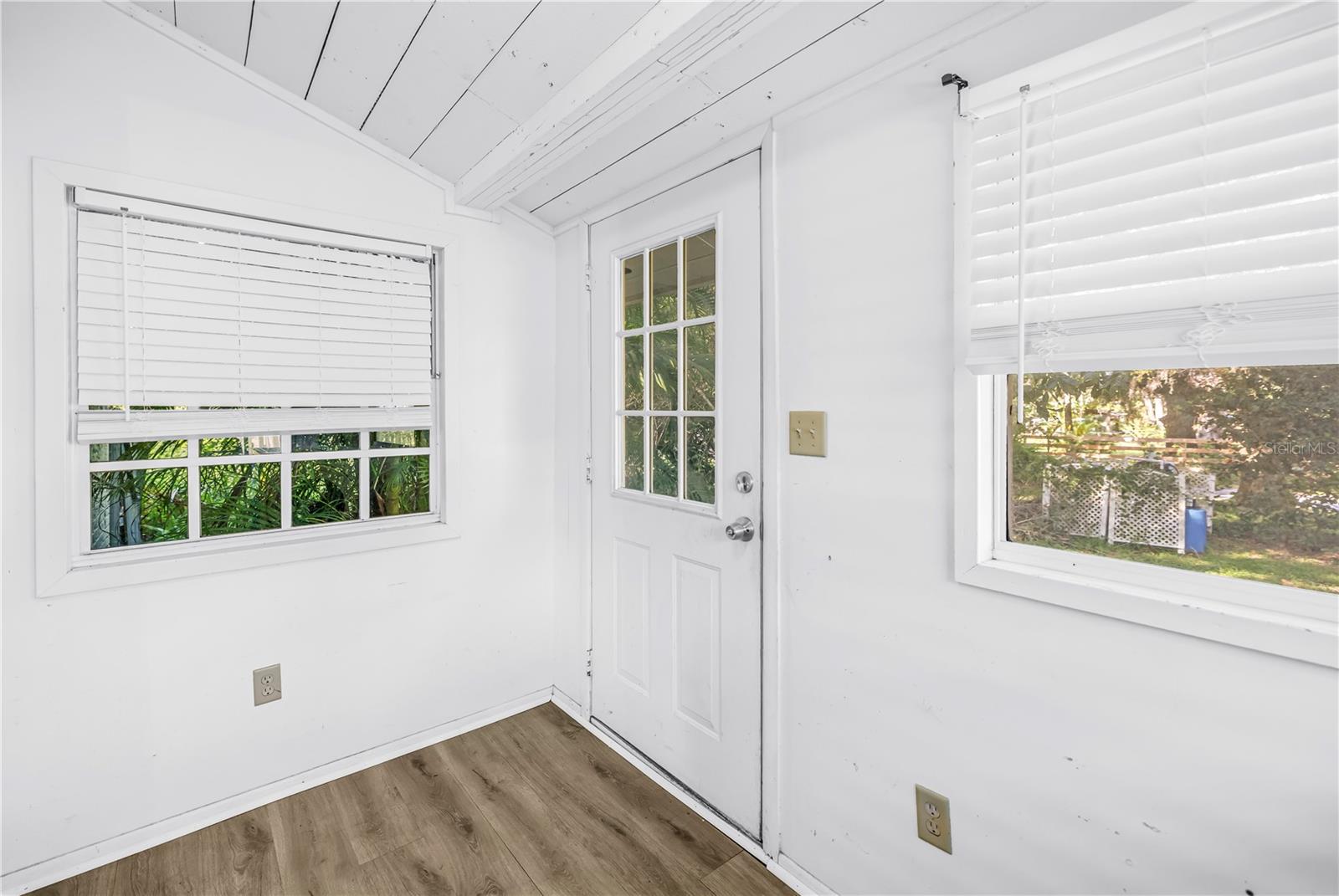 8911 SWAINE RD — photo 3
