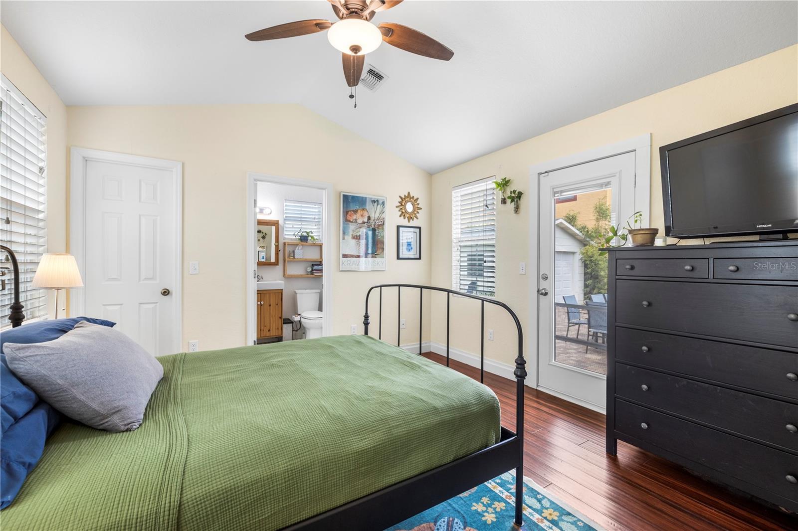 919 W WOODLAWN AVE — photo 20