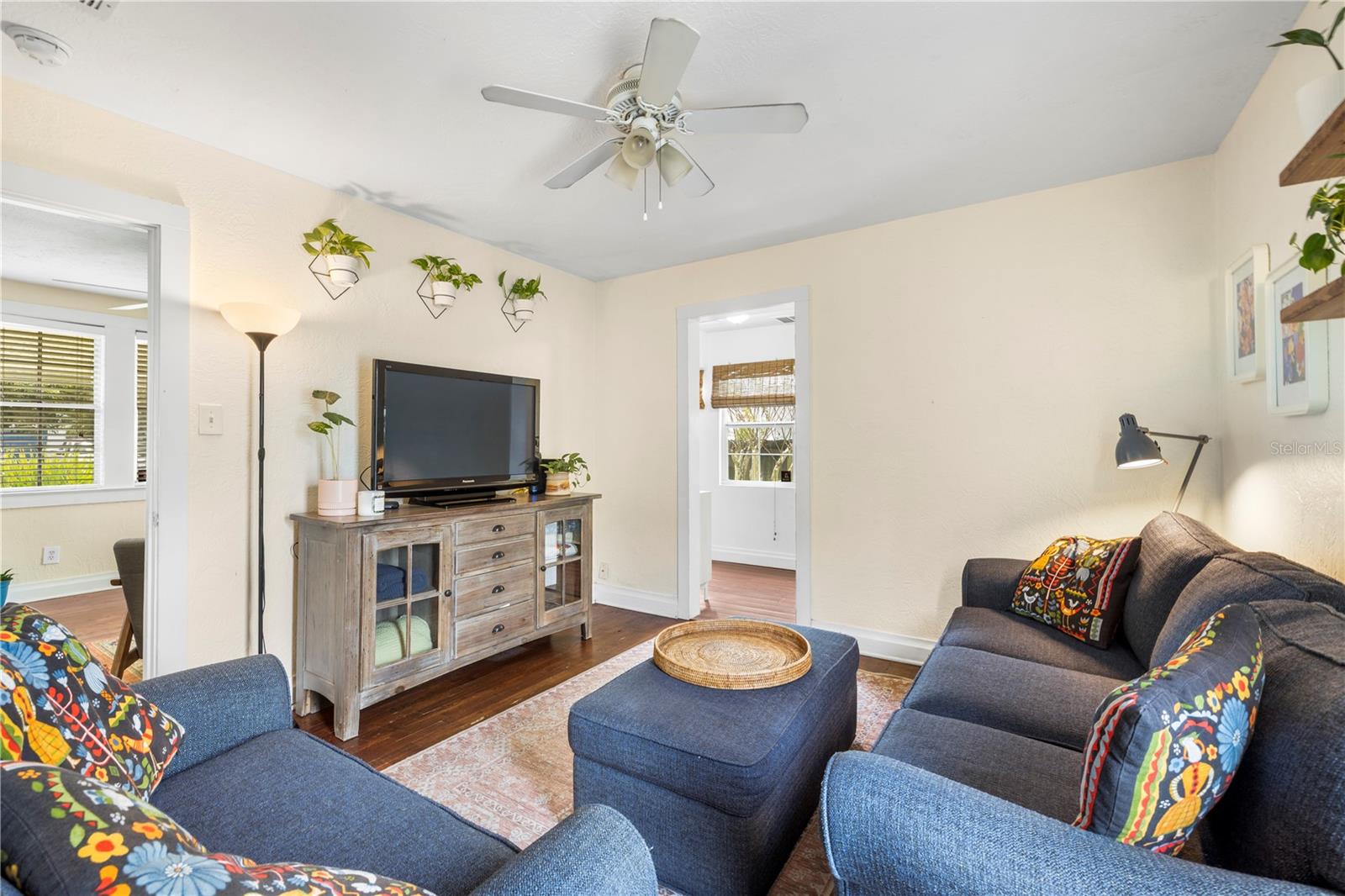 919 W WOODLAWN AVE — photo 17