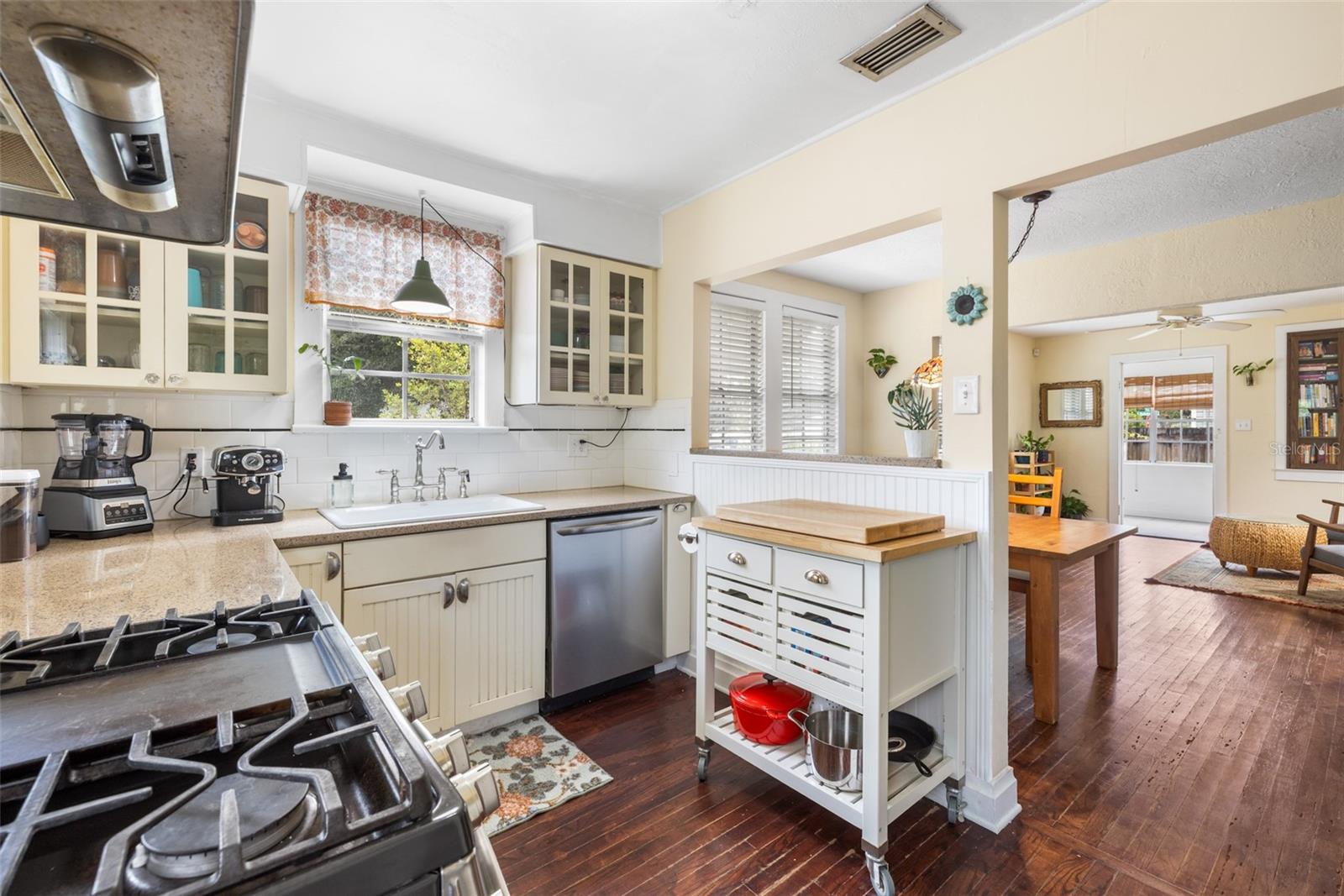 919 W WOODLAWN AVE — photo 15