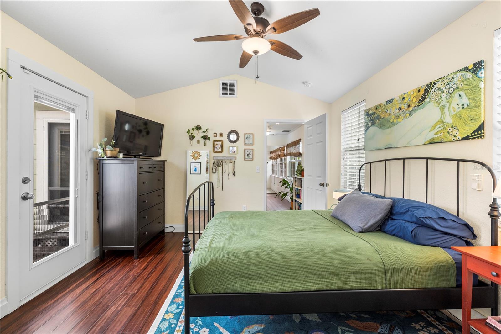 919 W WOODLAWN AVE — photo 21