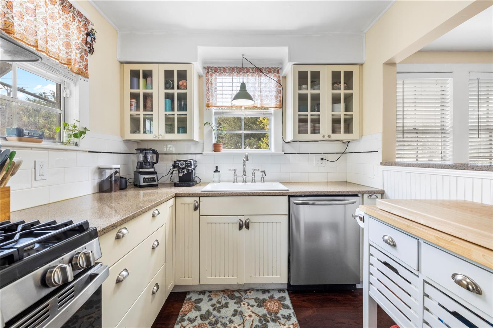 919 W WOODLAWN AVE — photo 14