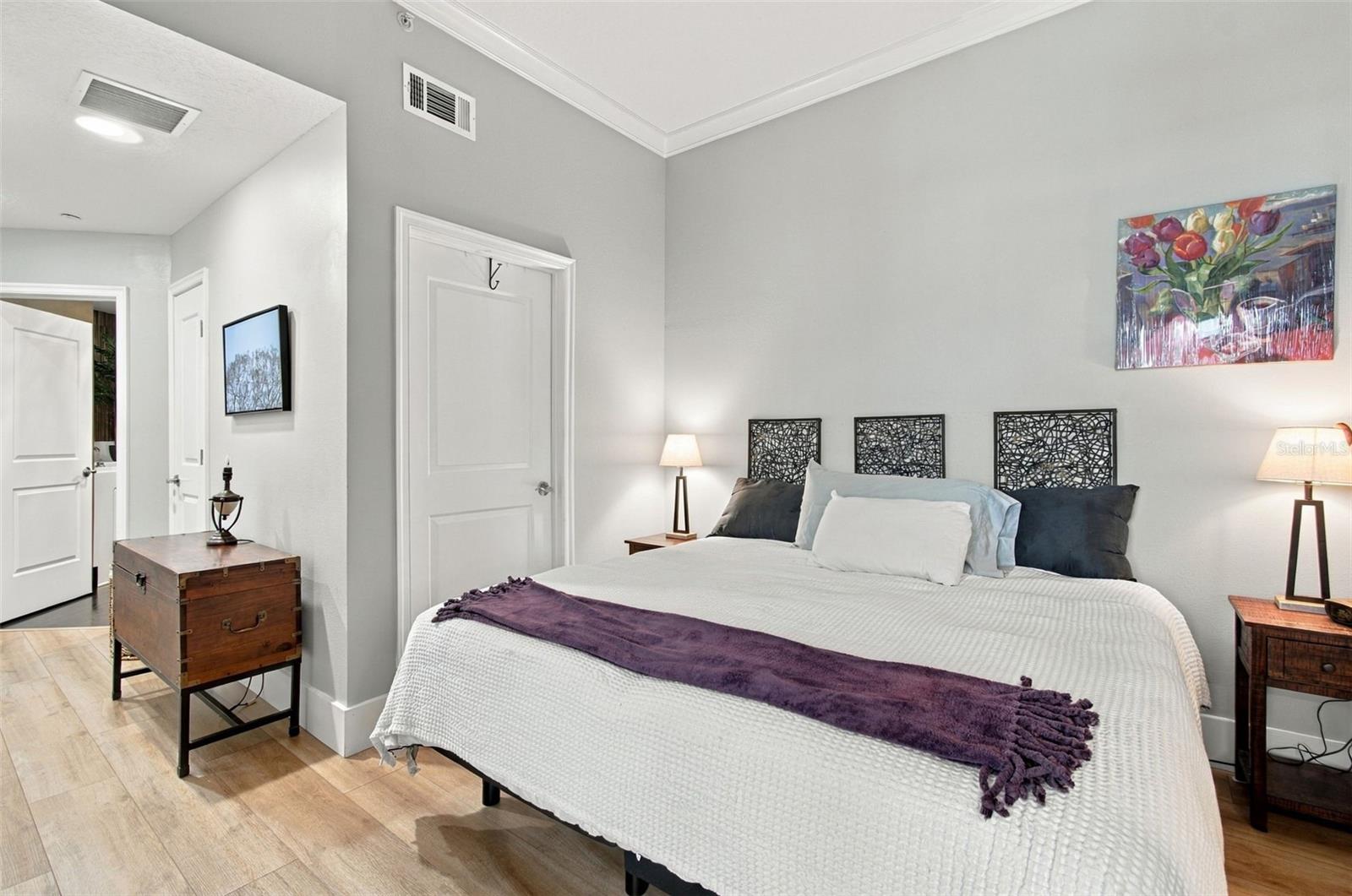 1209 E CUMBERLAND AVE #504 — photo 30