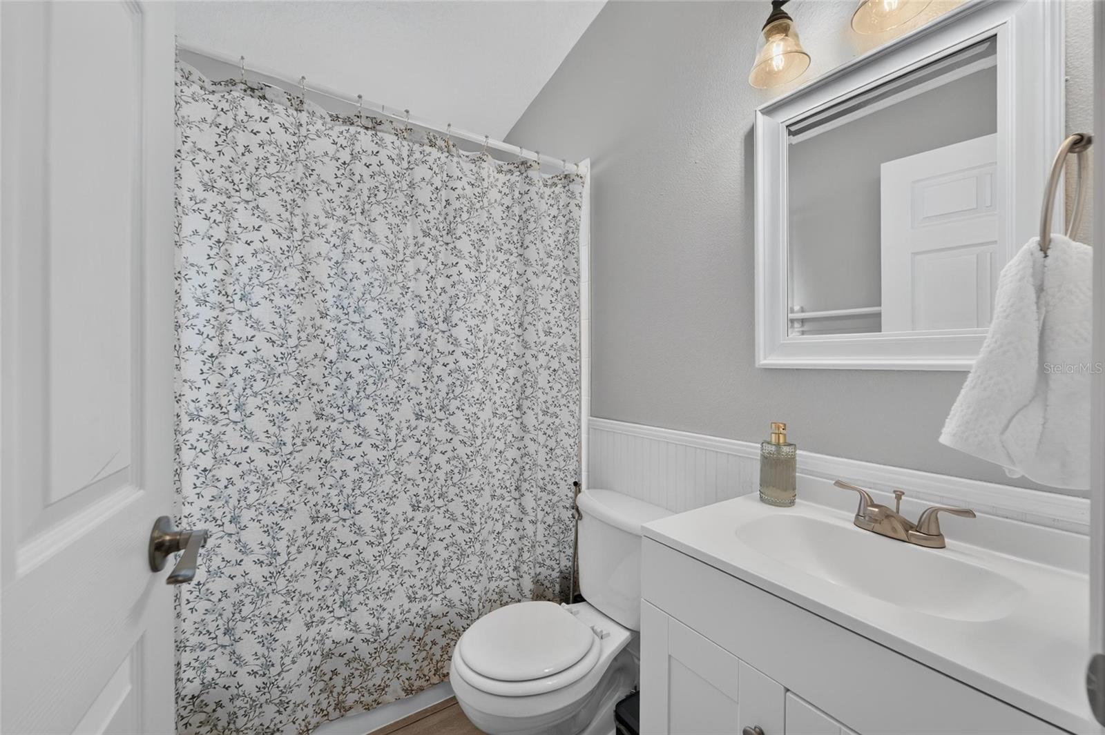 8240 NATIONAL DR — photo 41