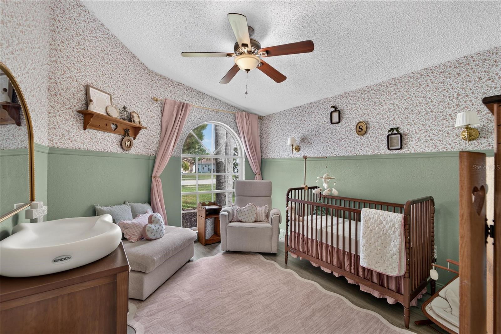8240 NATIONAL DR — photo 38