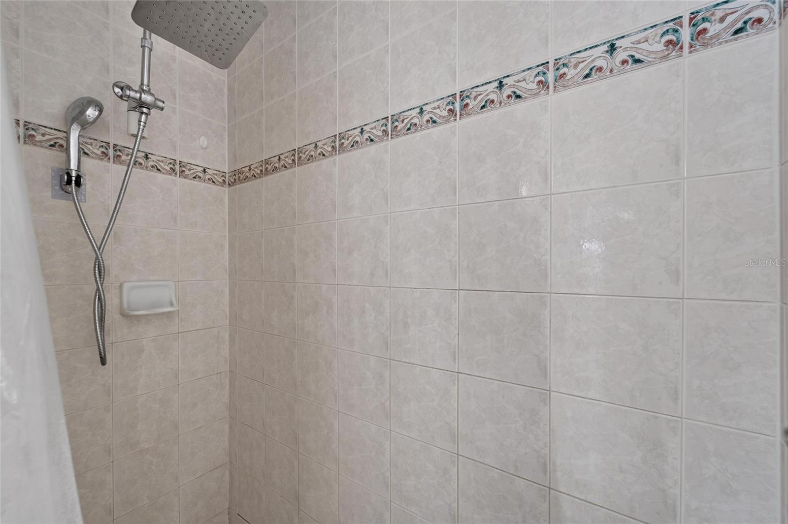 8240 NATIONAL DR — photo 23