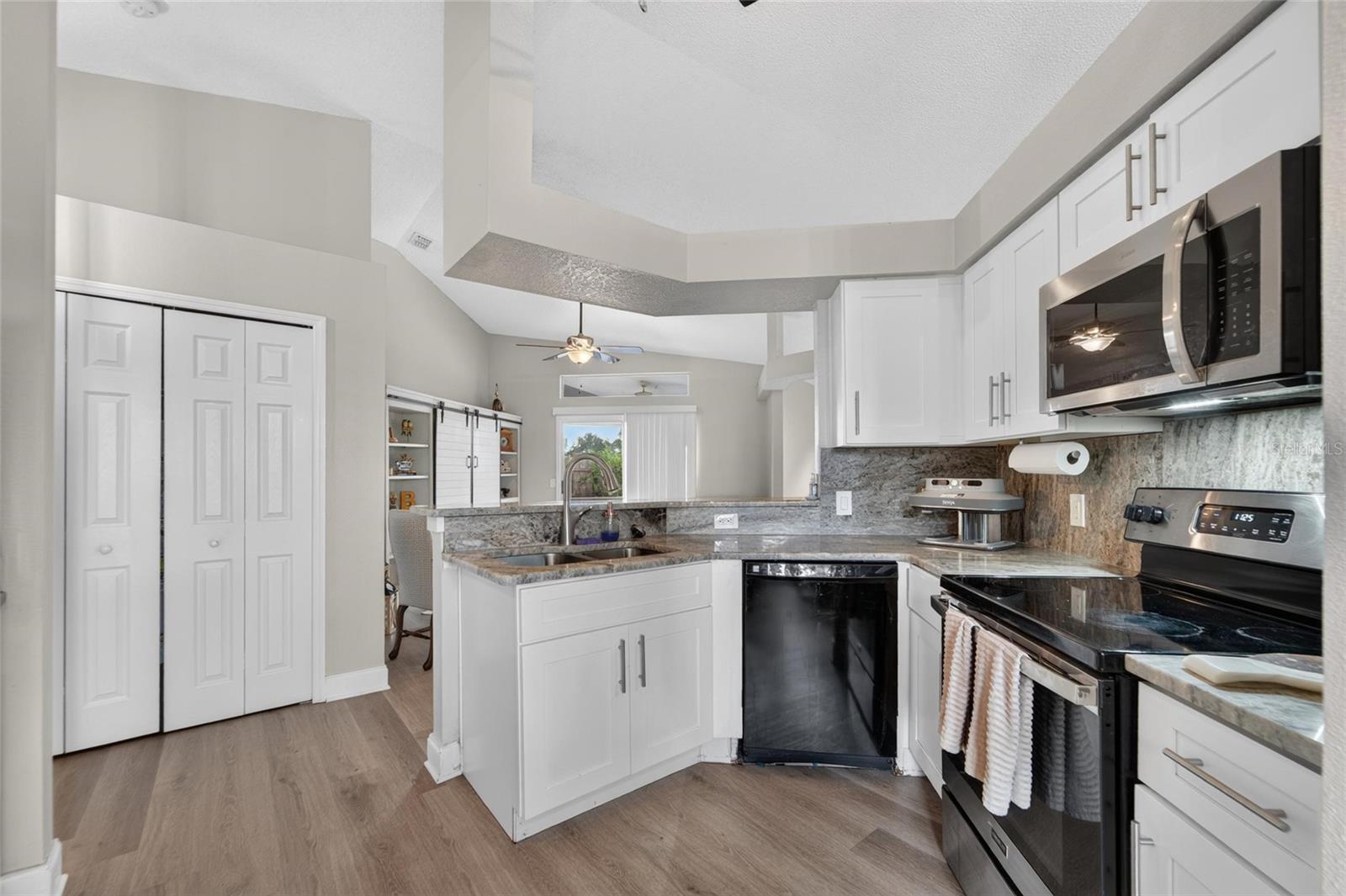 8240 NATIONAL DR — photo 9