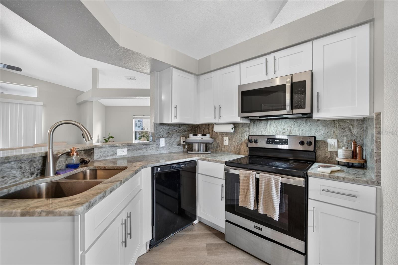 8240 NATIONAL DR — photo 10