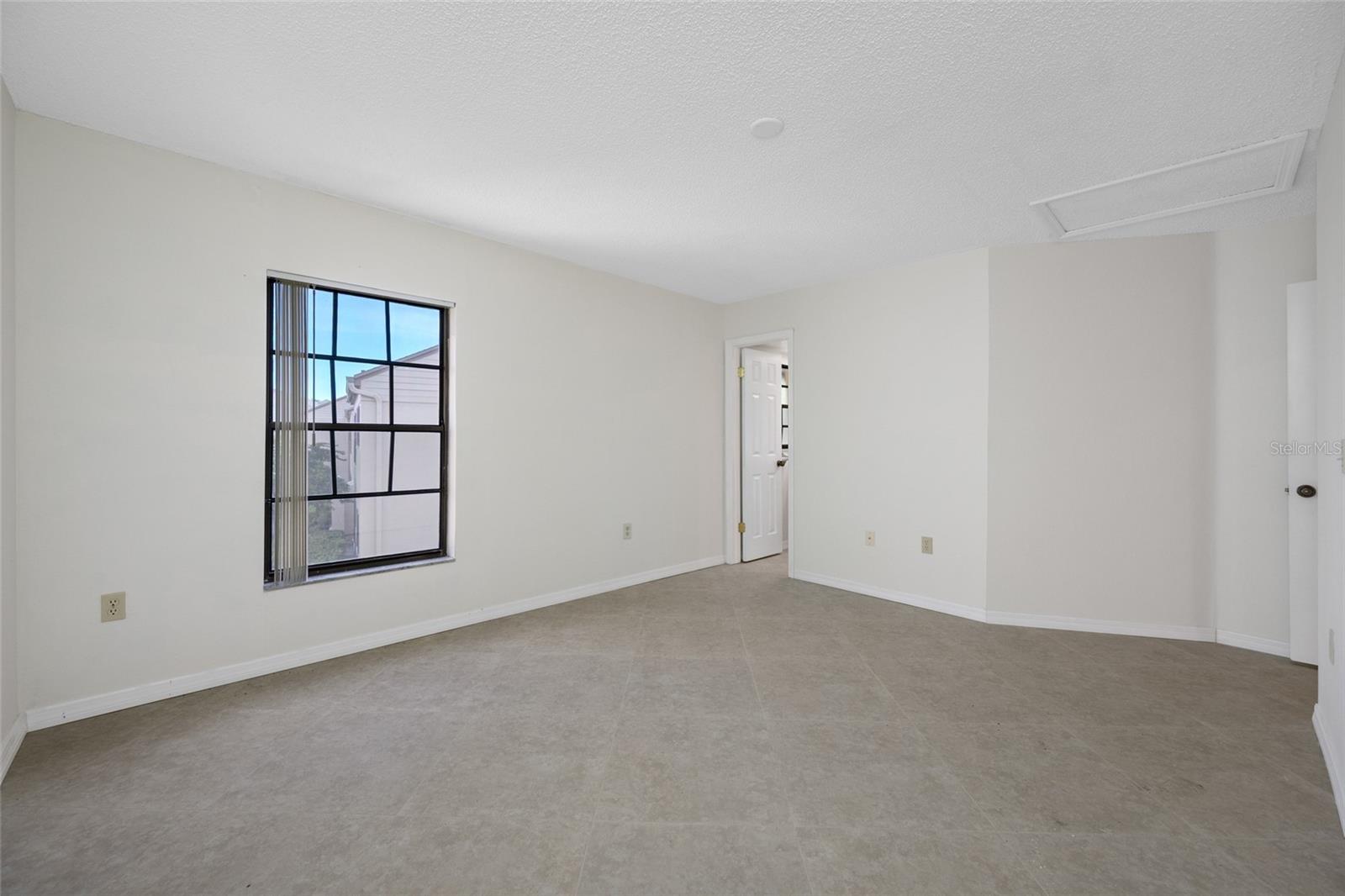 2467 KINGFISHER LN #101H — photo 34