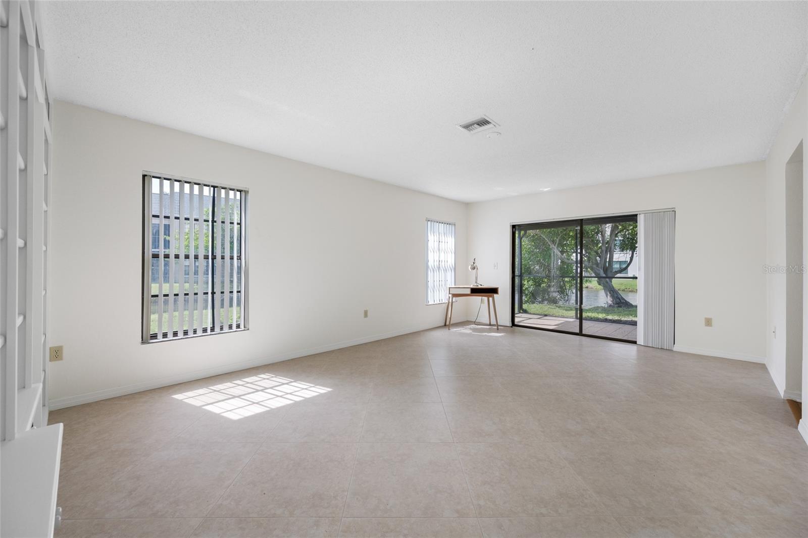 2467 KINGFISHER LN #101H — photo 15