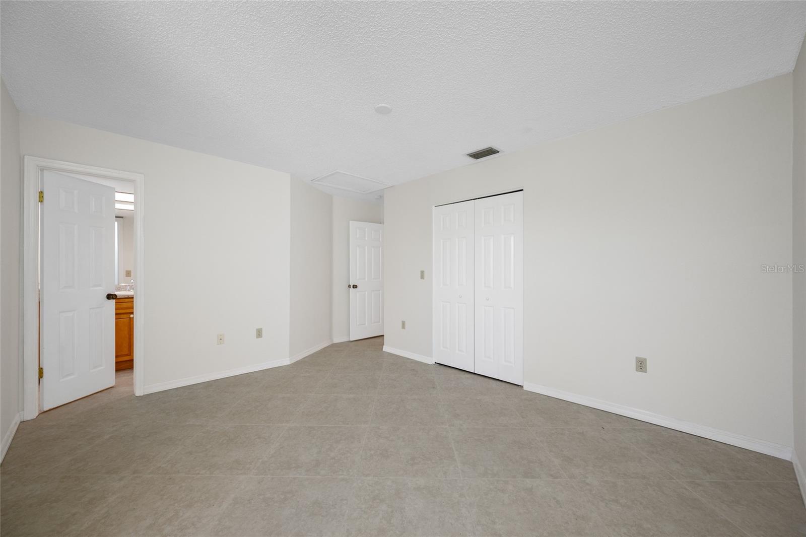 2467 KINGFISHER LN #101H — photo 33