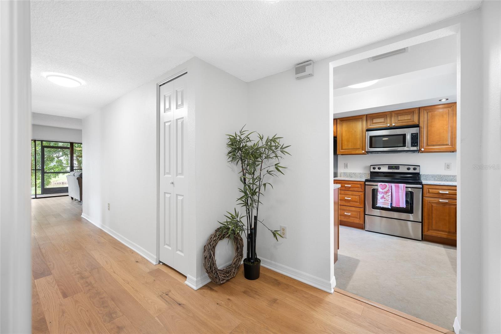 2467 KINGFISHER LN #101H — photo 5