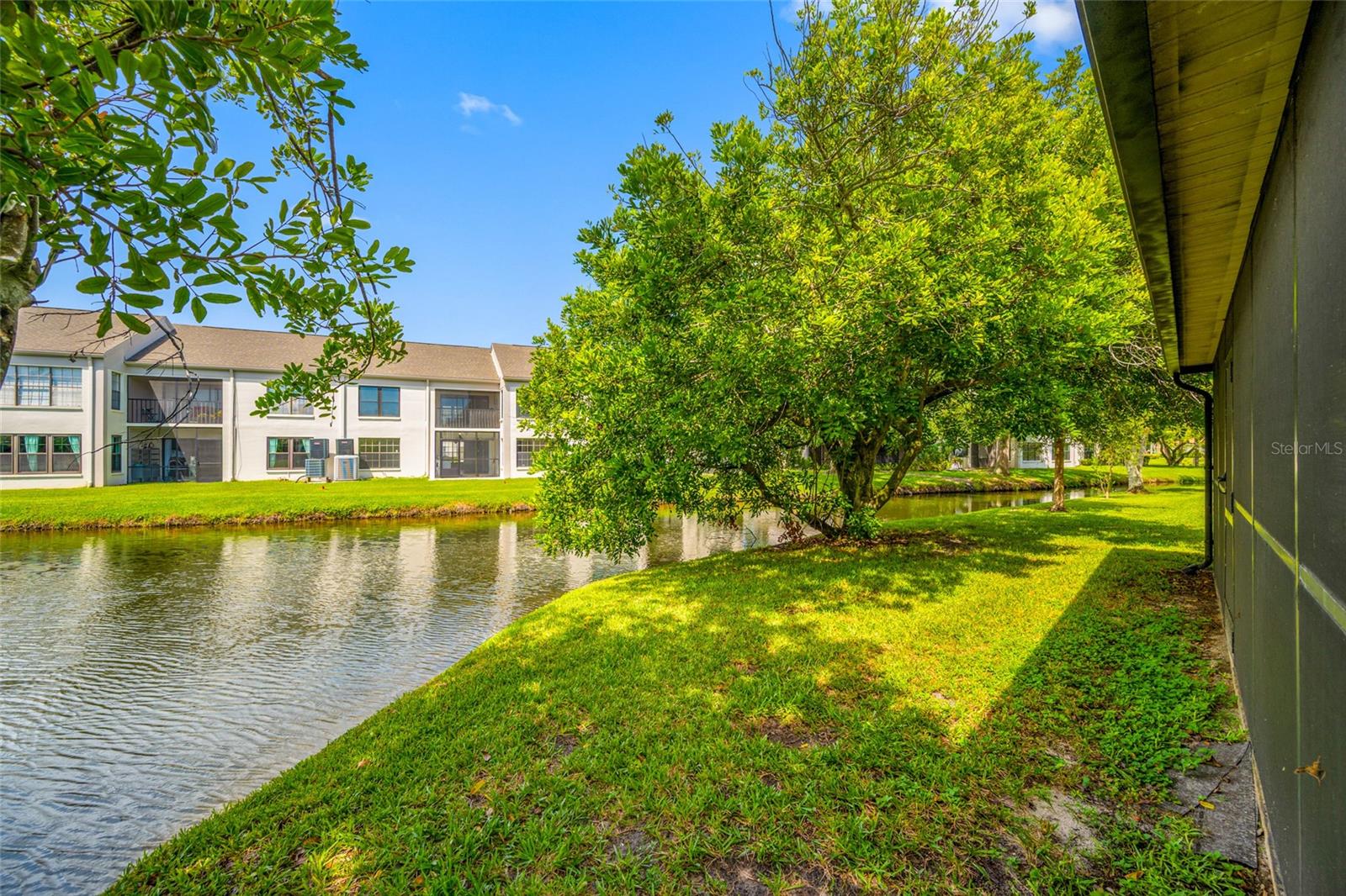 2467 KINGFISHER LN #101H — photo 44