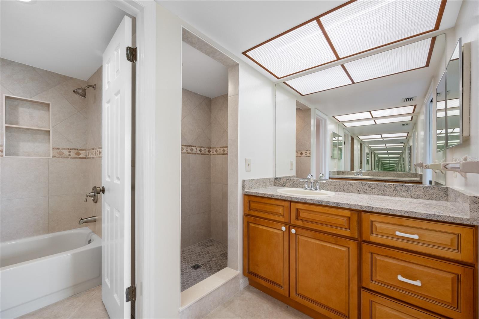 2467 KINGFISHER LN #101H — photo 27
