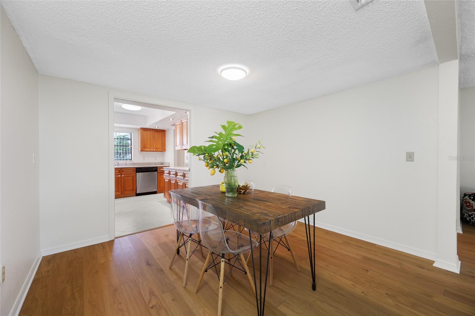2467 KINGFISHER LN #101H — photo 9