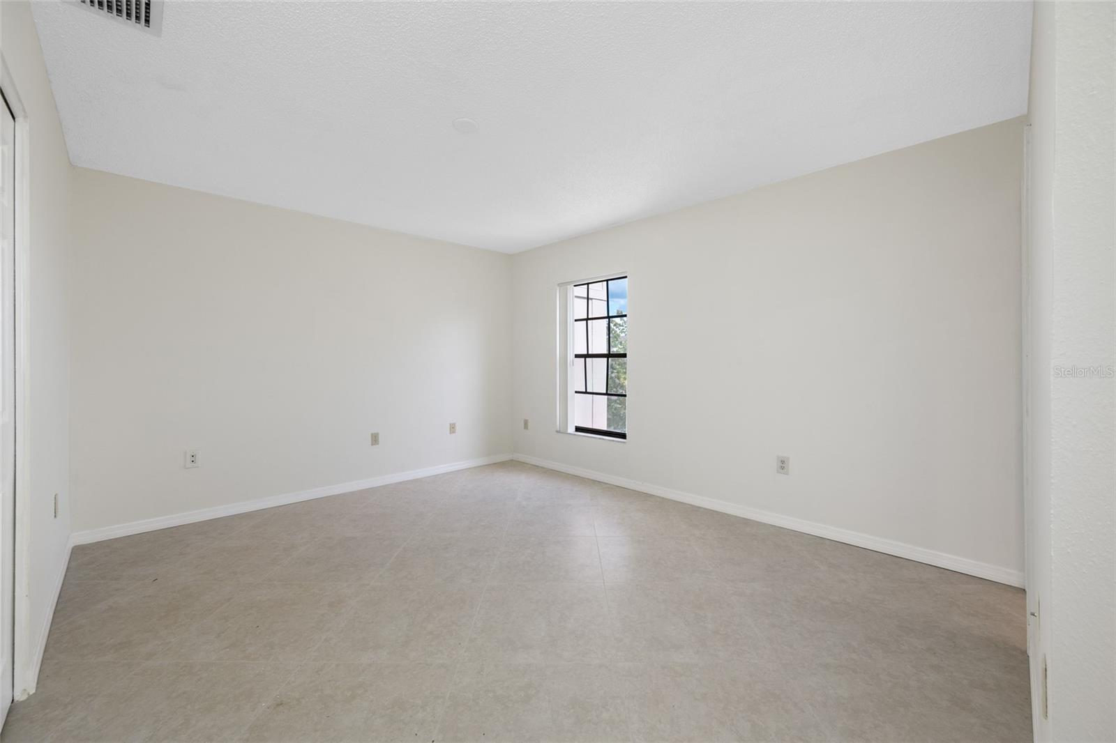 2467 KINGFISHER LN #101H — photo 31
