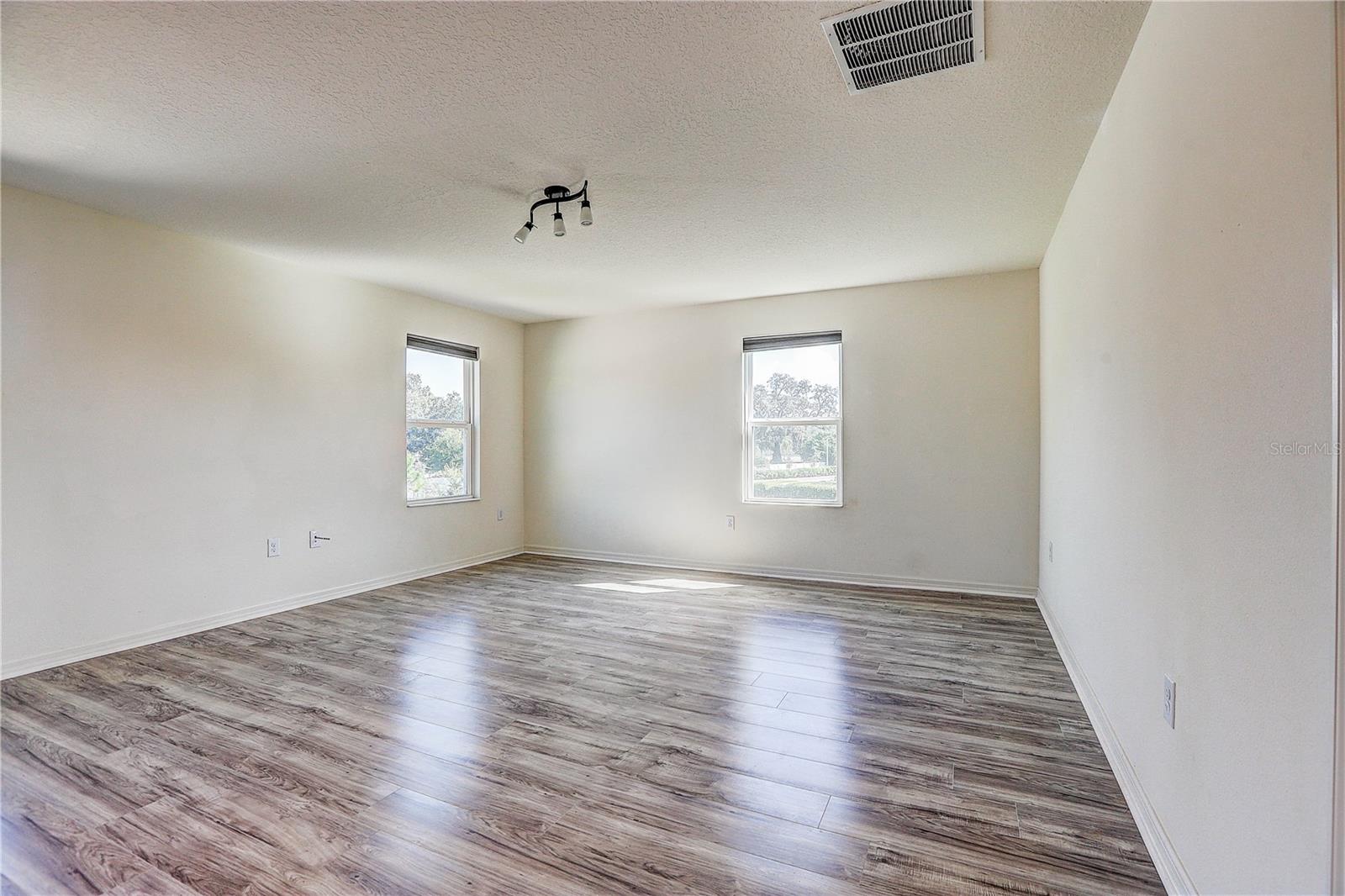 10502 MEDFORD LAKE DR — photo 18