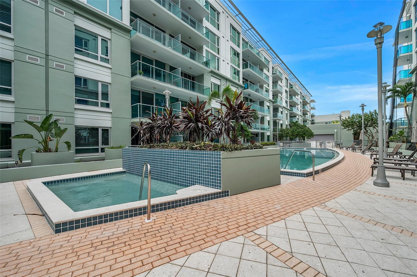 912 CHANNELSIDE DR #2310 — photo 38