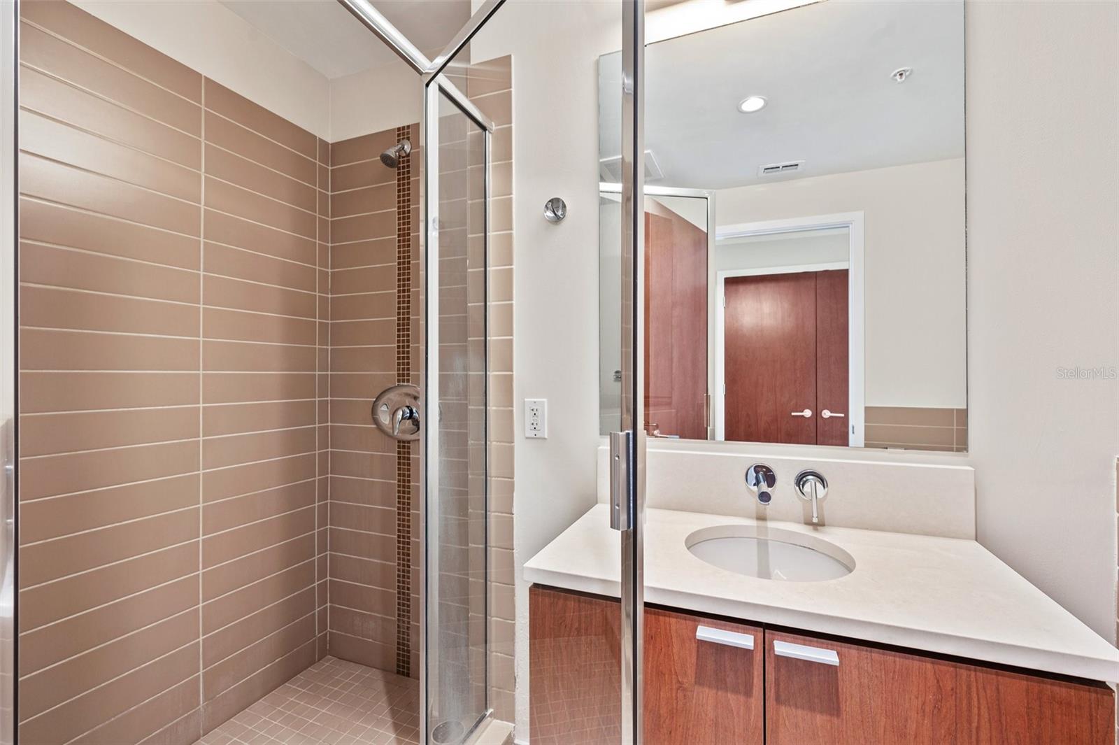 912 CHANNELSIDE DR #2310 — photo 27