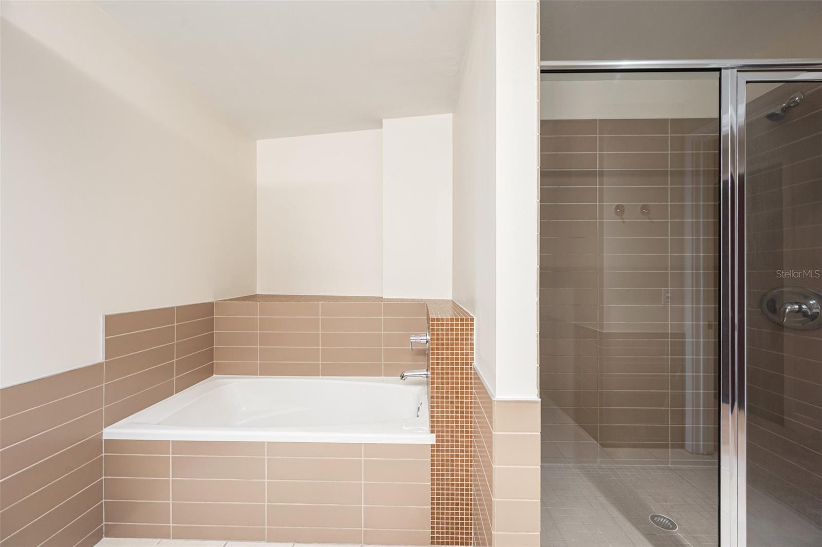 912 CHANNELSIDE DR #2310 — photo 23