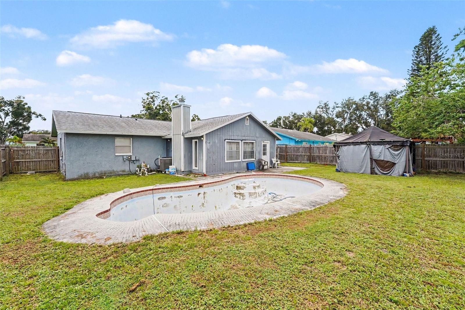7991 ABERDEEN CIR — photo 23