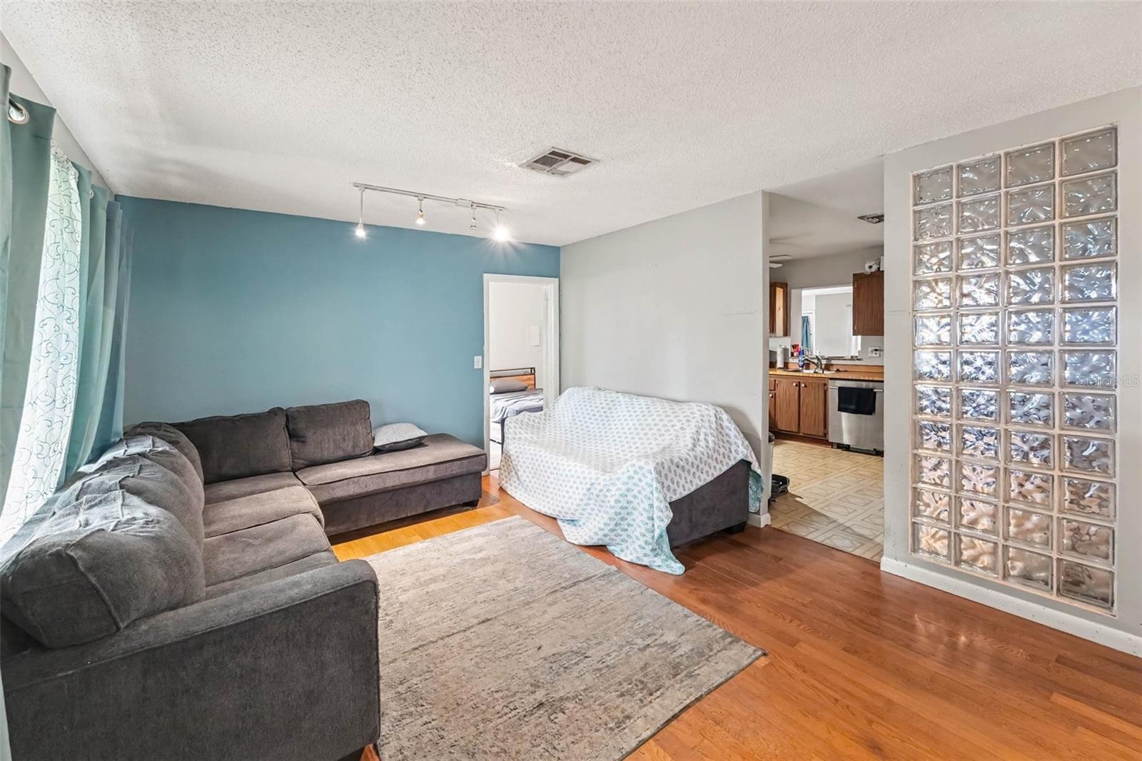 7991 ABERDEEN CIR — photo 2
