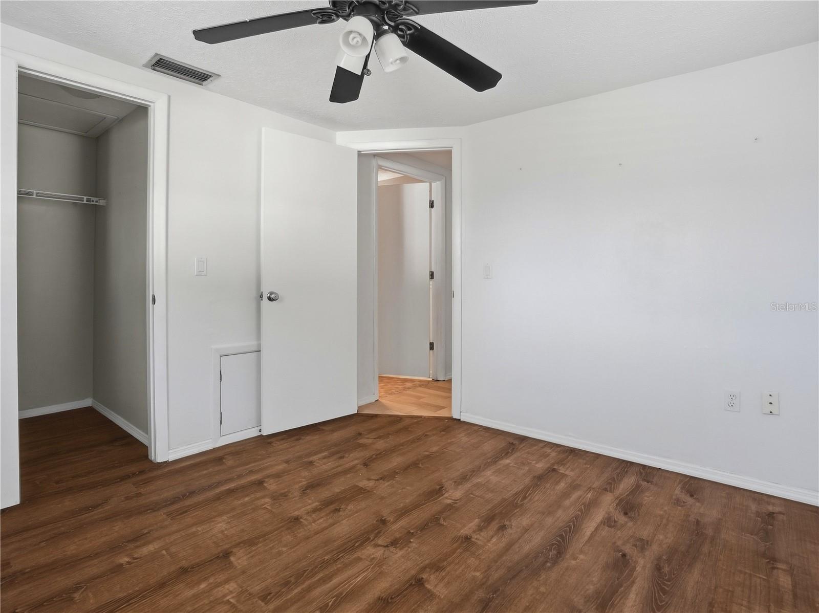 6743 LARCHMONT AVE — photo 25