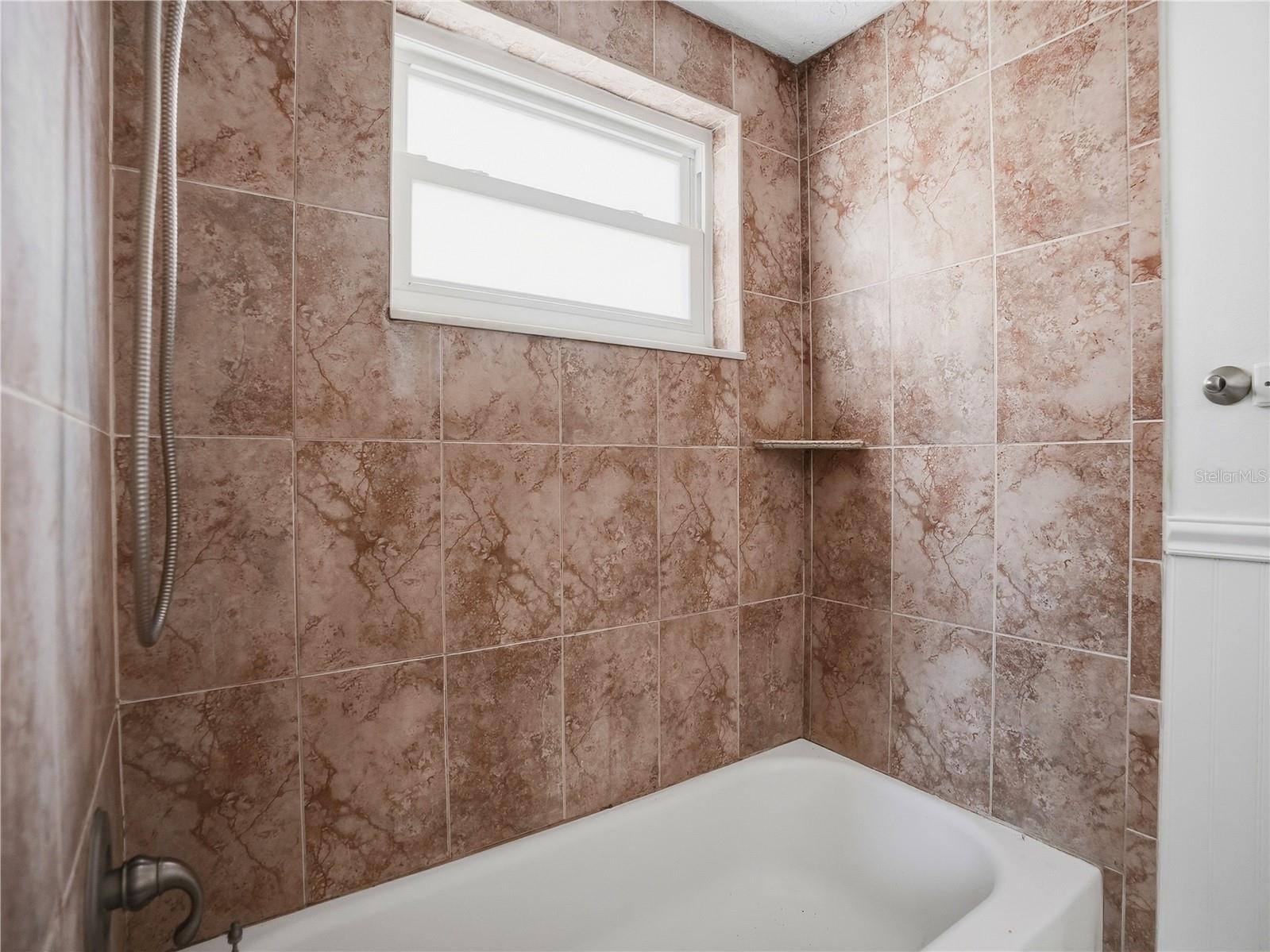 6743 LARCHMONT AVE — photo 22