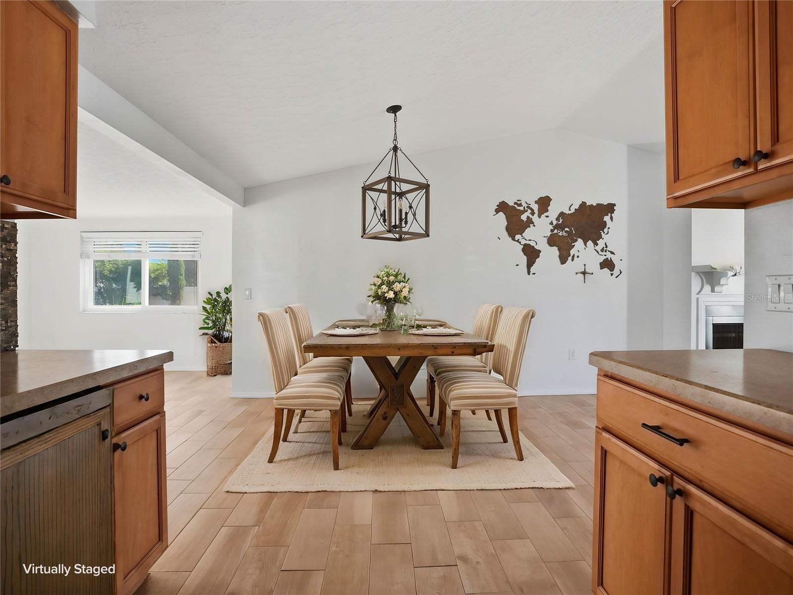 6743 LARCHMONT AVE — photo 12