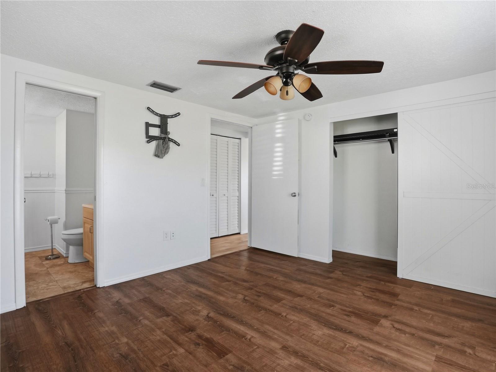 6743 LARCHMONT AVE — photo 20