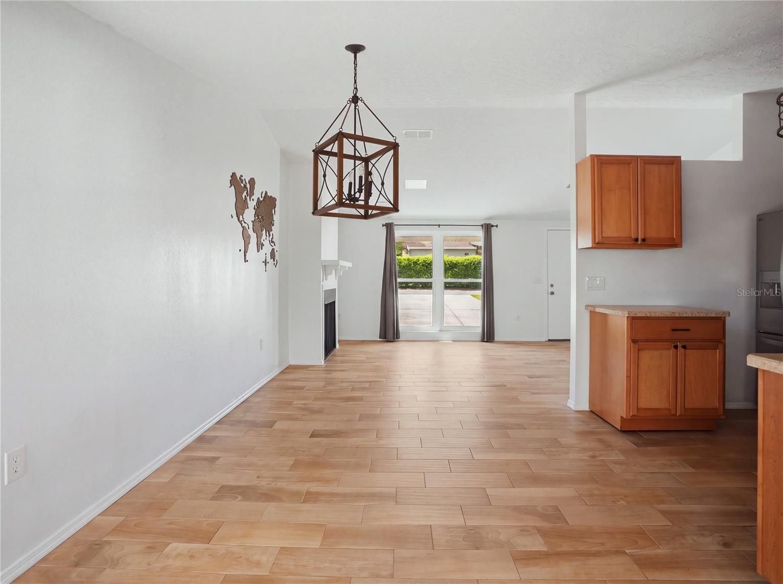 6743 LARCHMONT AVE — photo 13