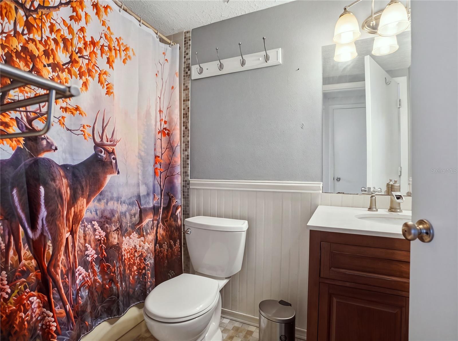 6743 LARCHMONT AVE — photo 26